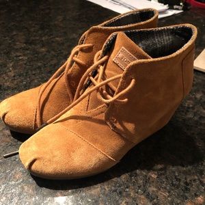 Toms wedge booties